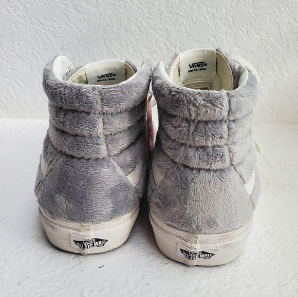 NWT Vans x Free People U Sk8-Hi Faux Fur Sneakers in Gray - Picture 4 of 12